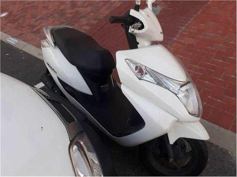2014 Honda Elite 125 Fully auto scooter, low km's- one owner