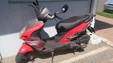 150cc scooter, just serviced/new rings well maintained R6 999 cash deal BIKE IN UVONGO