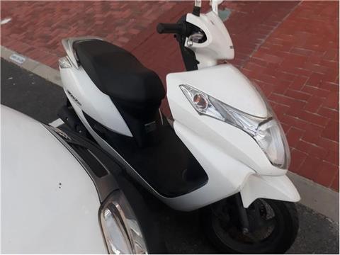 2014 Honda Elite 125 Fully auto scooter, low km's- one owner