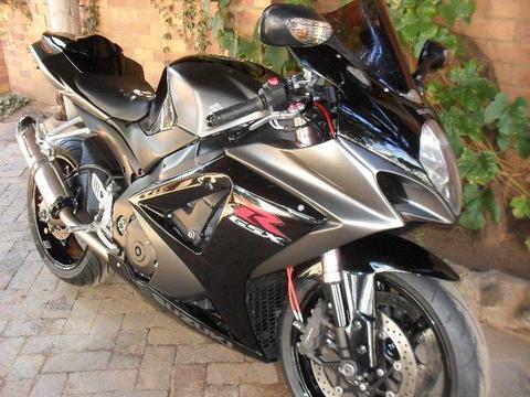 Suzuki GSXR 1000 K7 - 28000km!!