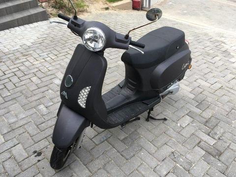 2013 Motomia Capri Scooter