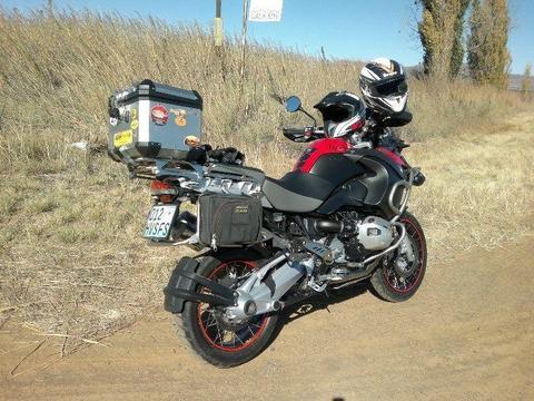 IMMACULATE 2012 RED BMW 1200 GS ADVENTURE