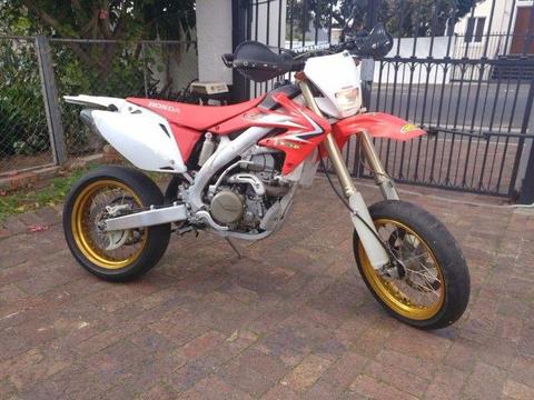 Honda supermotard