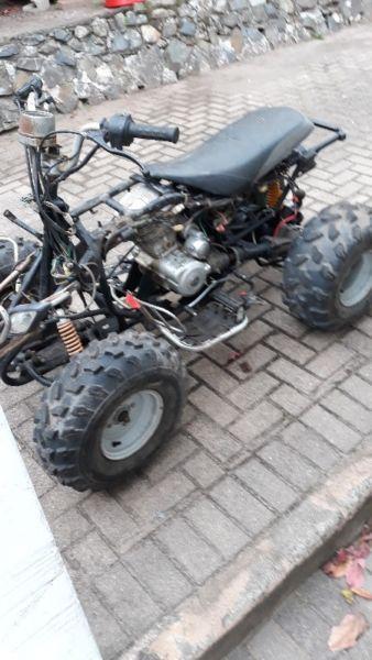 200cc man quad/forward/reverse needs covers only R3500 @CLIVES BIKES IMPORTS UVONGO BRANCH