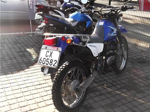 Suzuki DR 200 ????? The 2Wheelers Den, Of Course !!!!!