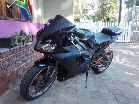 Yamaha R1