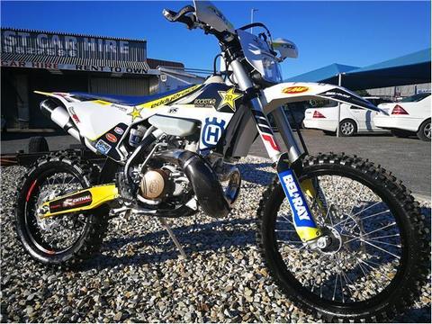 2018 HUSQVARNA 300TE ENDURO FOR SALE, WE ACCEPT TRADE INS AND FINANCING AVAILABLE