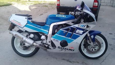 Suzuki GSX-R 400 GK76