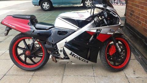 Honda vfr 400rr nc30