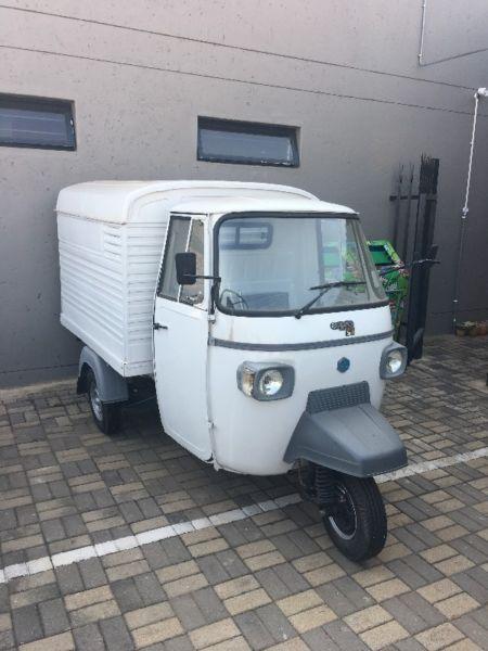 2015 400cc Diesel Piaggio Ape with canopy and under 100Km for sale. Condition as new