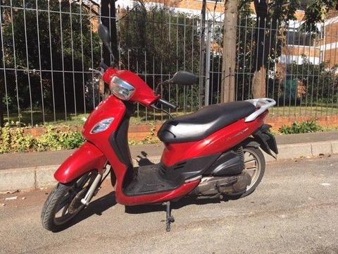 Sym Symphony 125cc scooter (with helmet & jacket) Urgent