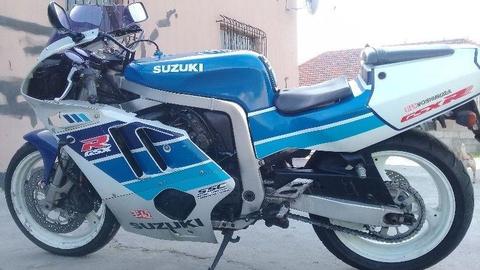 Suzuki GSX-R 400 slingshot