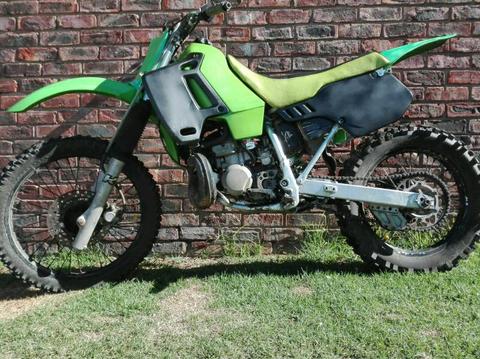 Kawasaki kdx 200cc 2 stroke selling as spares