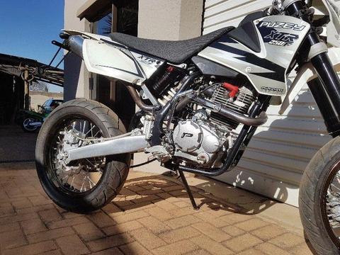 PUZEY XTR 250F Motard