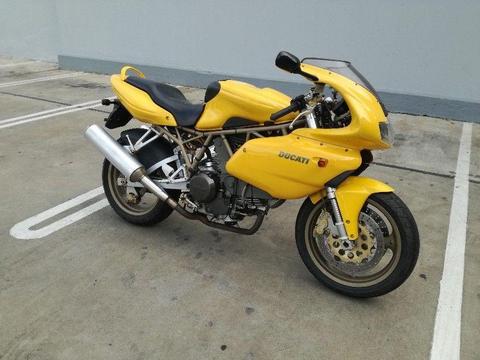 2000 Ducati 750 Supersport :