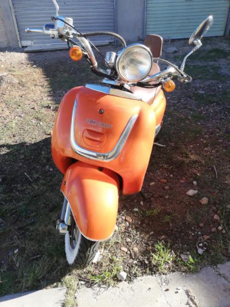 Big boy revival scooter 1890km, R7950 neg