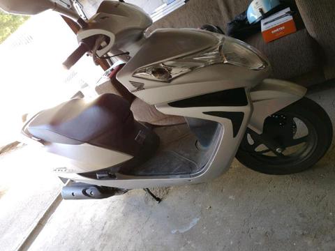 2015 Honda Elite TO SWOP for Yamaha BWS