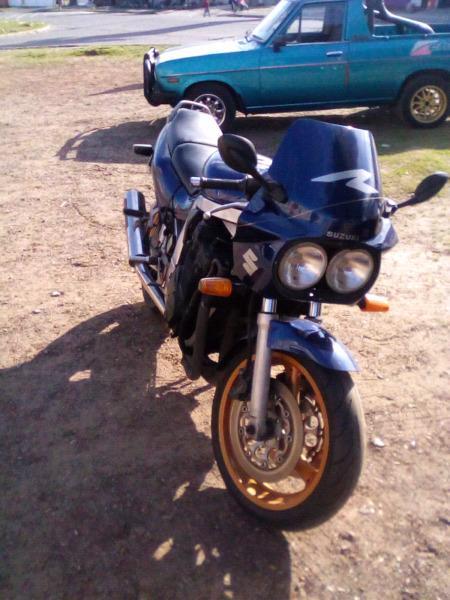 SUZUKI GSX-R 1100. For sale R25000 neg