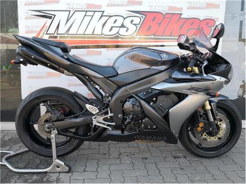 YAMAHA YZF R1