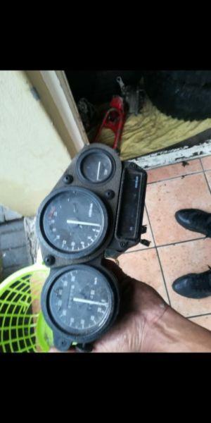 Yamaha fzr 400cc complete clocks or swap