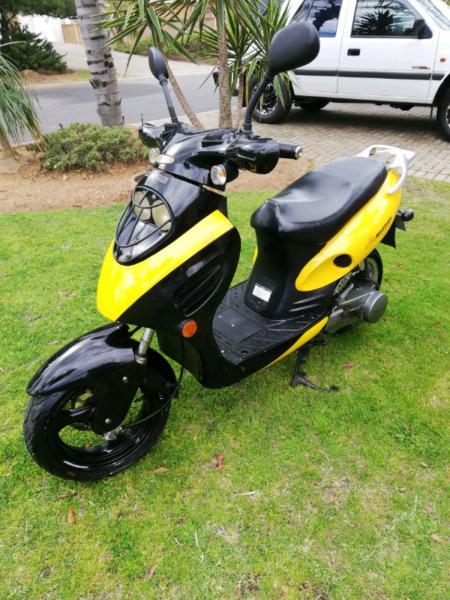 HAOTIAN 125 CC SCOOTER (ONE OWNER)