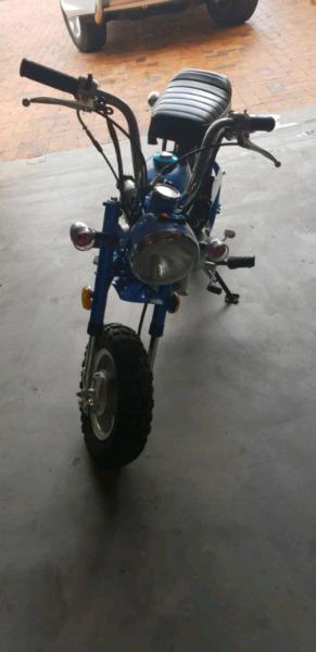 2 x 50cc Moped mini motor bikes