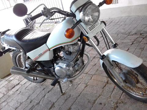 Yamaha 185cc chopper style Motorcycle good condition licensed