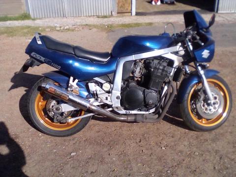 SUZUKI GSXR 1100 SLINGSHOT FOR R25000 MY NUMBER IS 0824305879