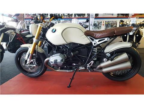 2014 BMW R NineT Custom Edition WITH ONLY 2600km -- GS Bike Traders