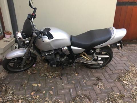 Suzuki GSX 400F Impulse