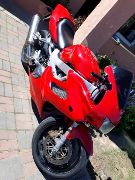 Honda vtr 1000cc 2005