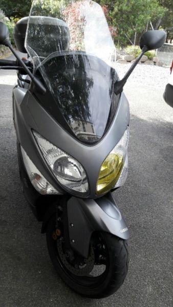 2009 Yamaha T max scooter