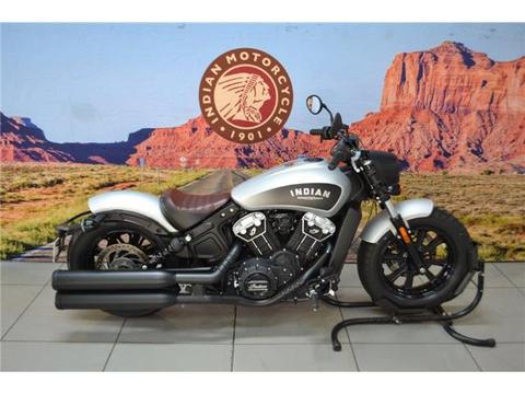 2018 Indian Scout Bobber, Silver Smoke Over Black, 9500Km