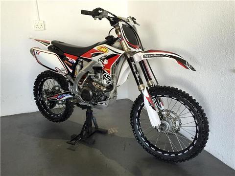 2013 Yamaha Yz250f..Mint Condition.!!