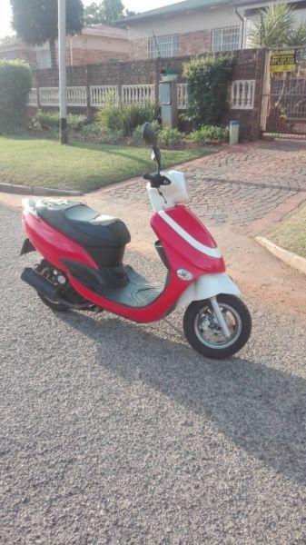 Gomoto scooter