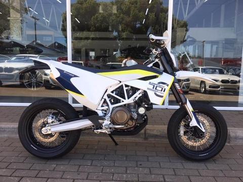 2017 Husqvarna 701 Supermoto like new at Supertech Mototrrad