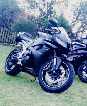 2009 HONDA CBR 600RR FSH LOW KMS