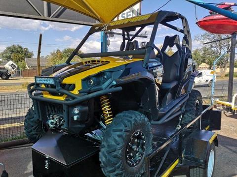 2013 Can-Am Commander 4x4 1000cc on trailer