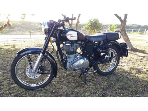 **2014 Royal Enfield 500cc Classic in beautiful condition** Retro looking- awesome to ride, and awes