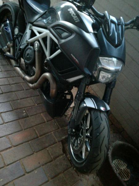 Ducati diavel carbon 1200