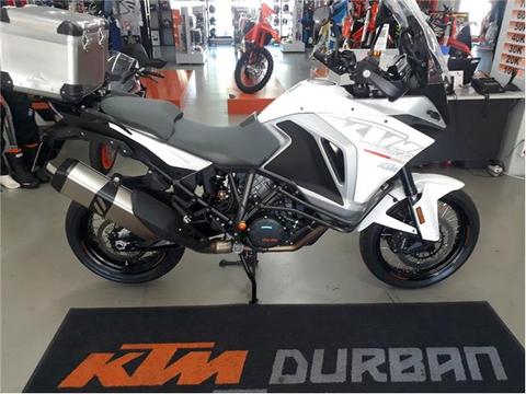 KTM 1290 SUPER ADVENTURE T 