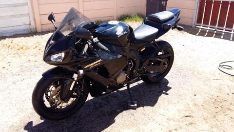 Honda cbr 1000 RR fireblade ( 6500kms) 