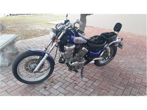 2009 Yamaha Virago 400cc V-Twin cruiser in excellent condition- Lots of chrome 