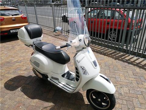 This 2010 Vespa Scooter GTS300ie SUPER Can Be Yours For Only +-R999 Per Month, Small Deposit Needed 