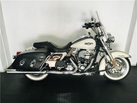 Harley-Davidson Road King Classic - METALHEADS MOTORCYCLES 