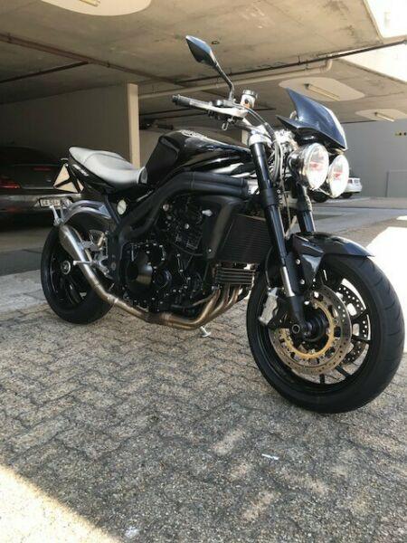 DON'T MISS THIS OPPORTUNITY!!!!! BLACK 2008 TRIUMPH SPEED TRIPLE WITH LOW MILEAGE FOR SALE 