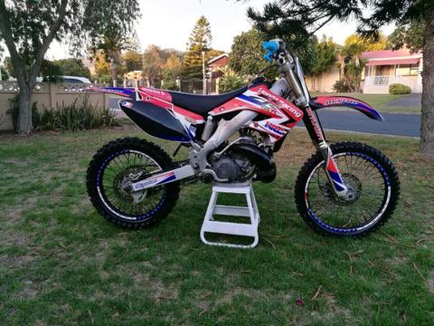 Honda CR250R * 2 Stroke* 